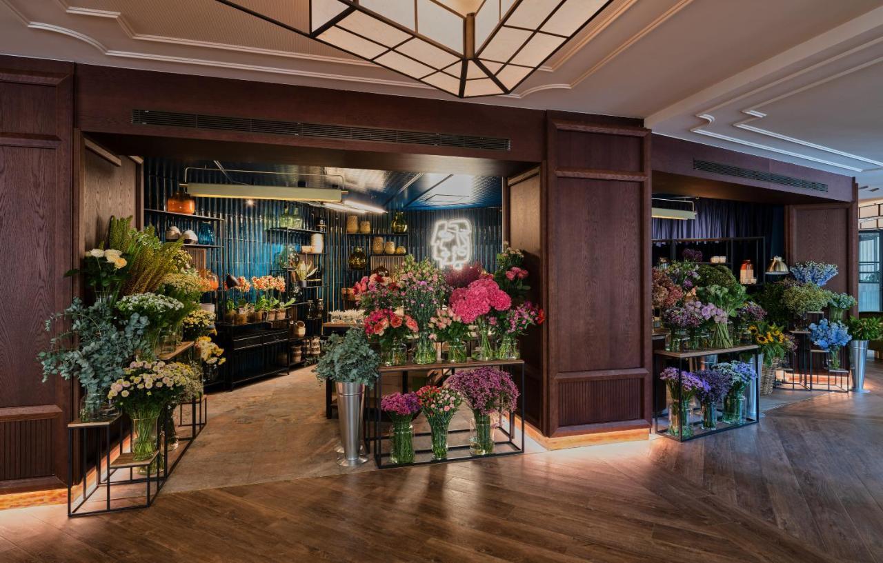 Only You Hotel Valencia Ngoại thất bức ảnh The Flower Bar at The St. Regis Mumbai