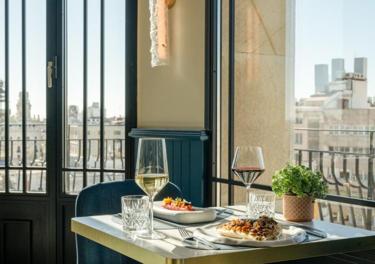 Only You Hotel Valencia Ngoại thất bức ảnh The restaurant