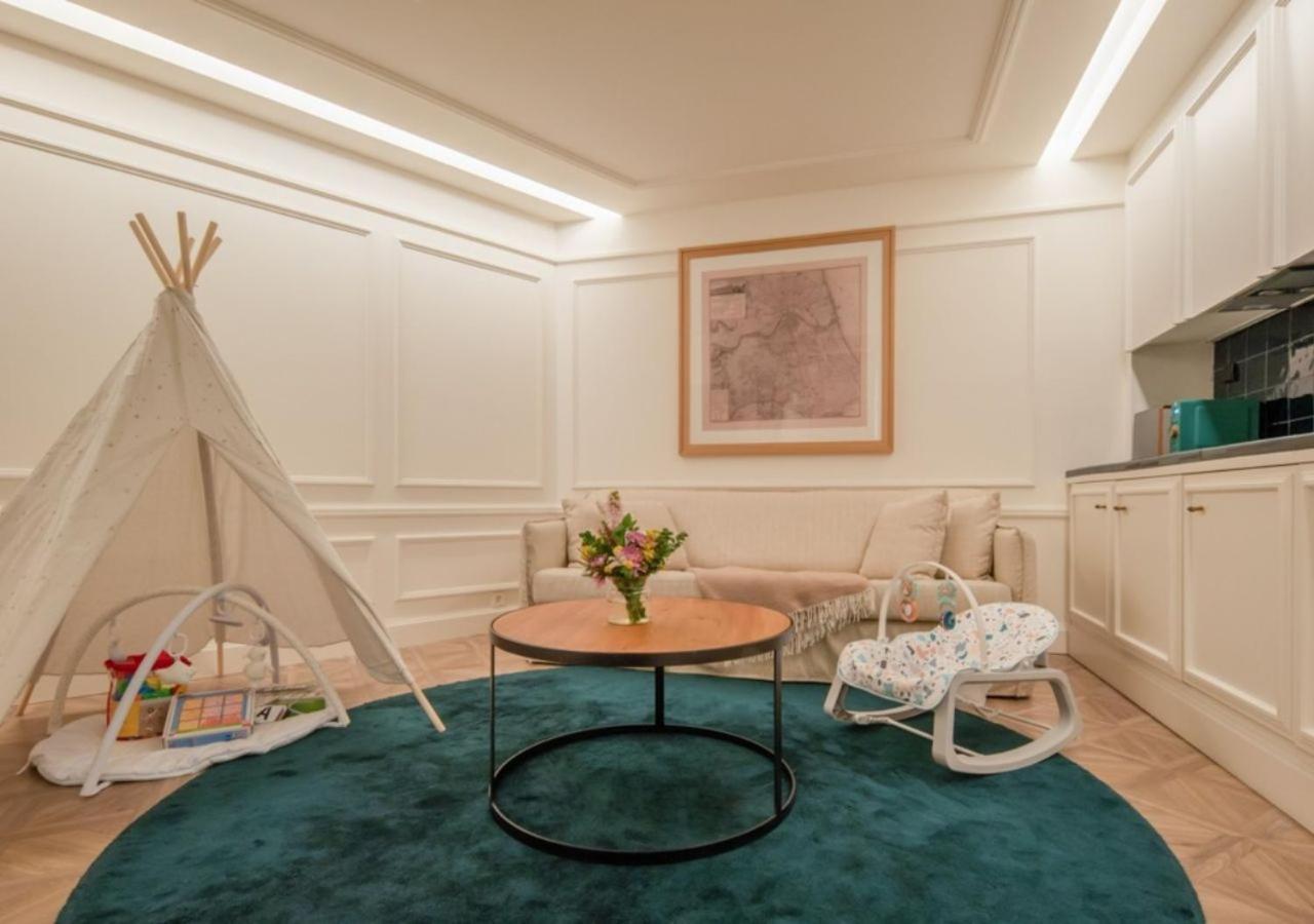 Only You Hotel Valencia Ngoại thất bức ảnh The nursery