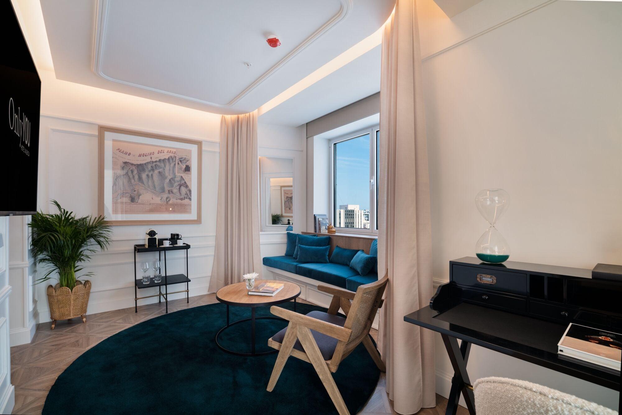 Only You Hotel Valencia Ngoại thất bức ảnh A suite at the hotel