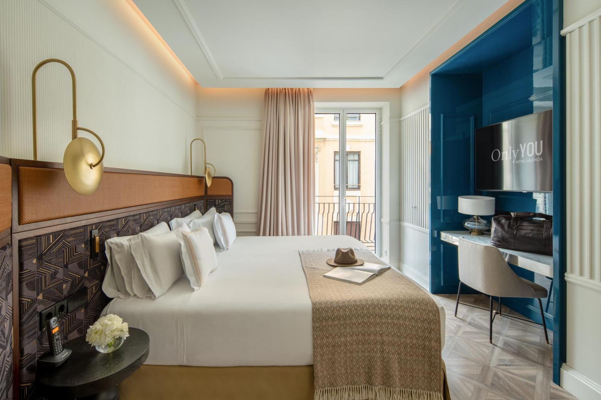 Only You Hotel Valencia Ngoại thất bức ảnh Deluxe Room