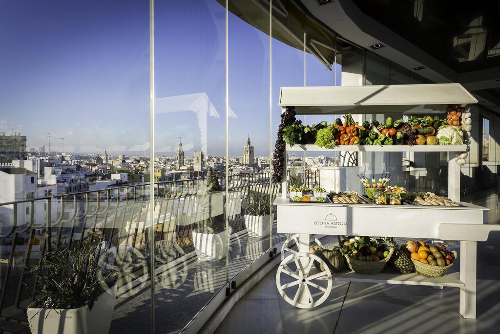 Only You Hotel Valencia Ngoại thất bức ảnh Skyline Terrace