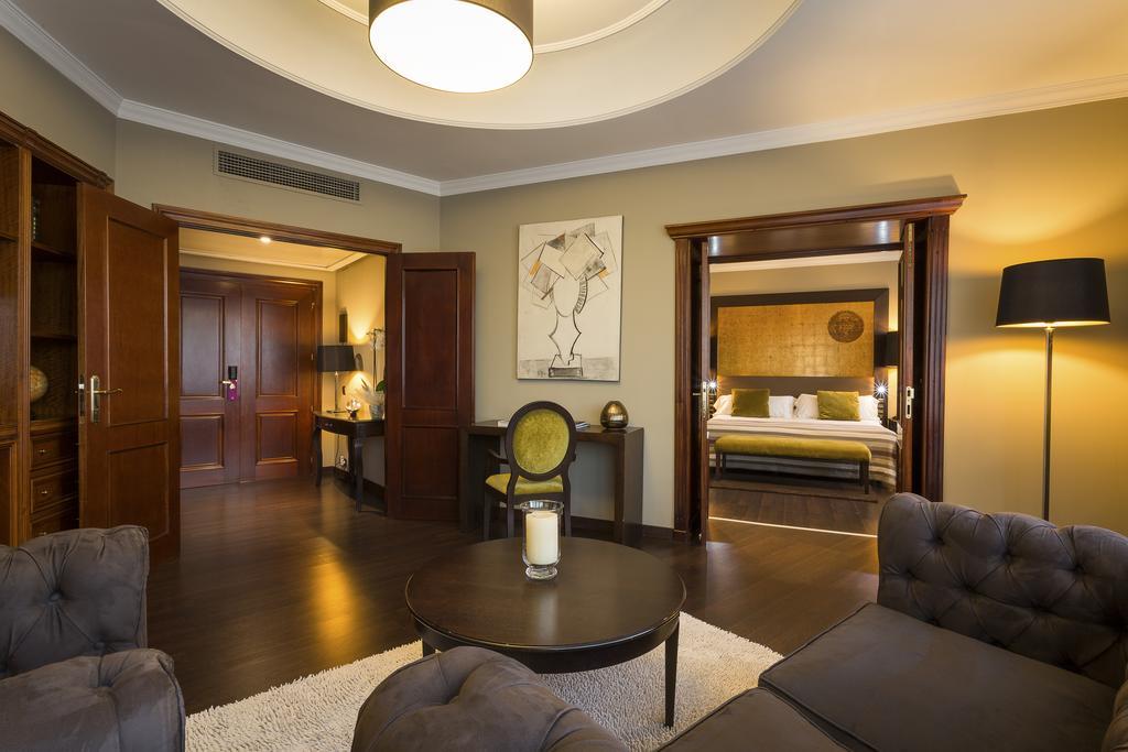 Only You Hotel Valencia Ngoại thất bức ảnh Suite at the Grand Hotel